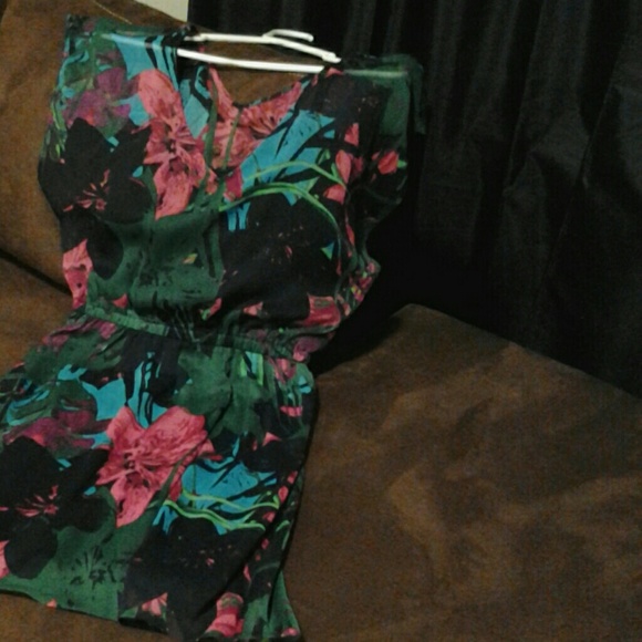 Dress - Picture 1 of 3